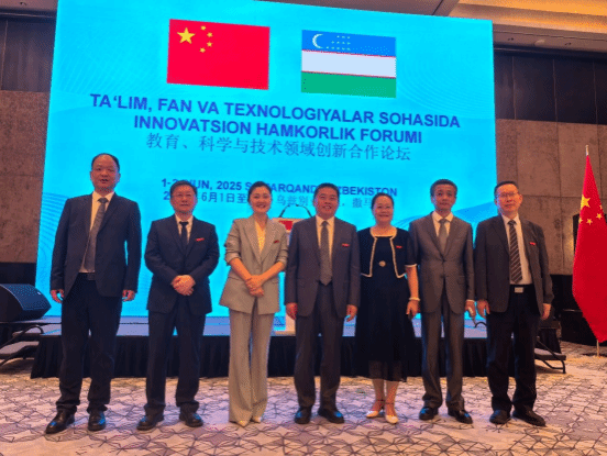 我院国家艺术基金“新时代对外文艺交流组织实施人才培训”项目的研究成果“中国唐代壁画复摹展”在哈萨克斯坦阿拜国立师范大学开展