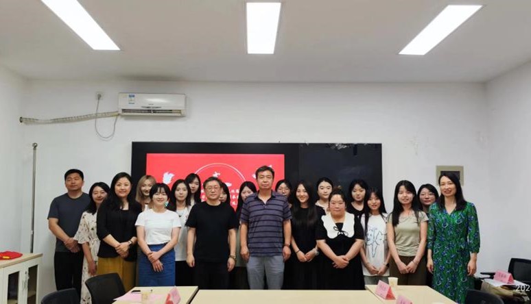 李京昊副校长参加艺术学院“听青年说——与学生面对面”学生代表座谈会